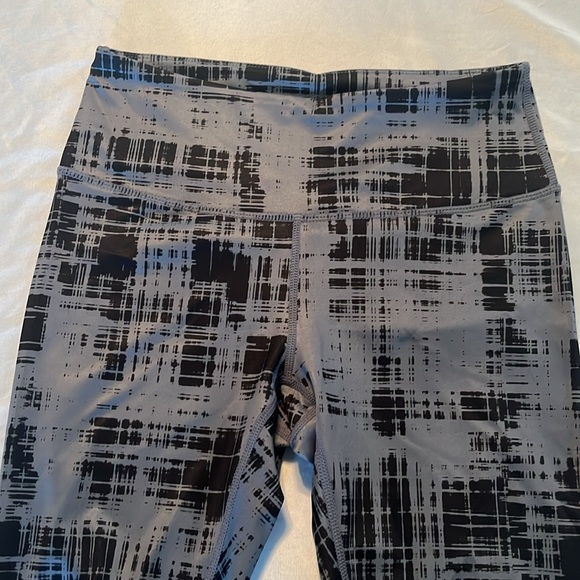 Zella Cropped Leggings - Picture 2 of 6